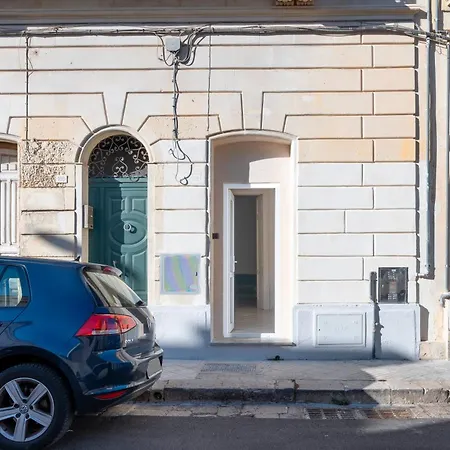 Dimora Bianca Apartment *